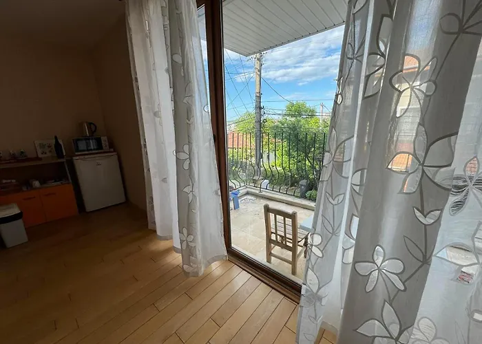 дом за гости гергана